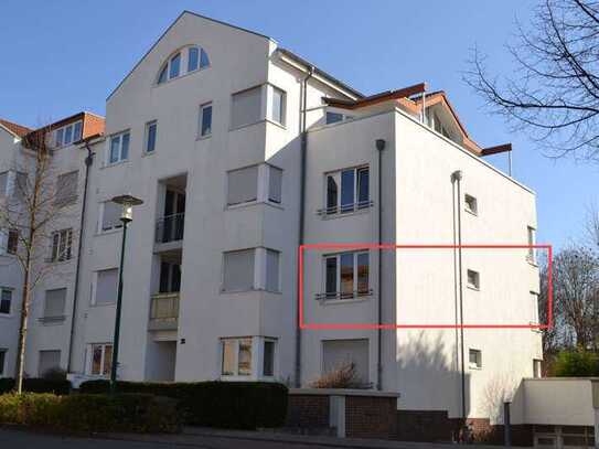 Helle 2 Zimmer-Wohnung mit Süd-Balkon und TG Stellplatz. Keine Makler-Provision!