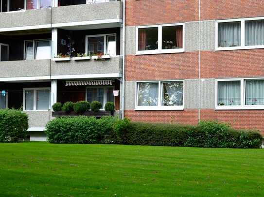 3-Zimmer Wohnung mit Loggia im Erdgeschoss