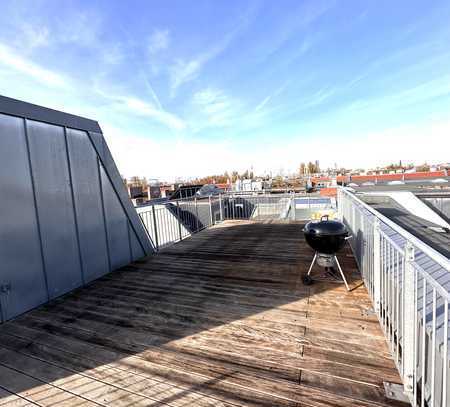 Wunderschöne 3- Zimmer- Dachgeschosswohnung mit großer Aufdachterrasse in Berlin Friedrichshain