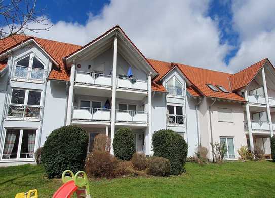 gepflegte 3-Zi-Whg (1. OG) mit Balkon und Garage in ruhiger, zentraler Lage