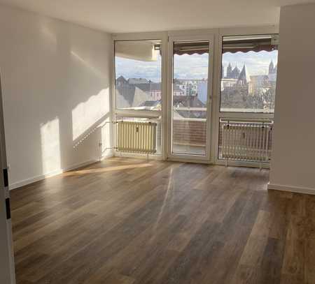 Renovierte 2-Zimmer Wohnung mit Balkon