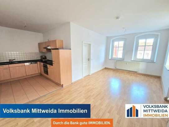 Zentral gelegene 3-Zimmer-Wohnung mit Einbauküche, Balkon und PKW-Stellplatz!