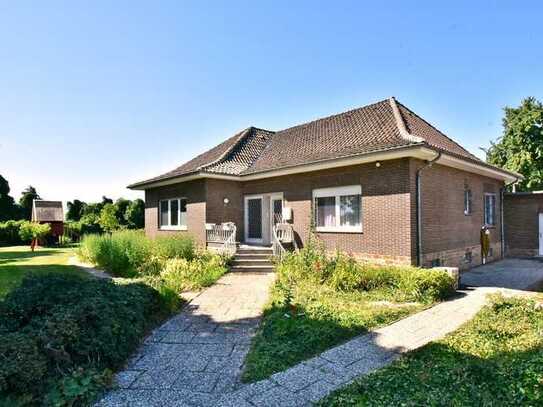 Wohnen auf einer Ebene: 
Modernisierter Bungalow in Rodewald