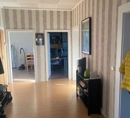 Helle renovierte 3 Zimmer Wohnung in ruhiger Lage