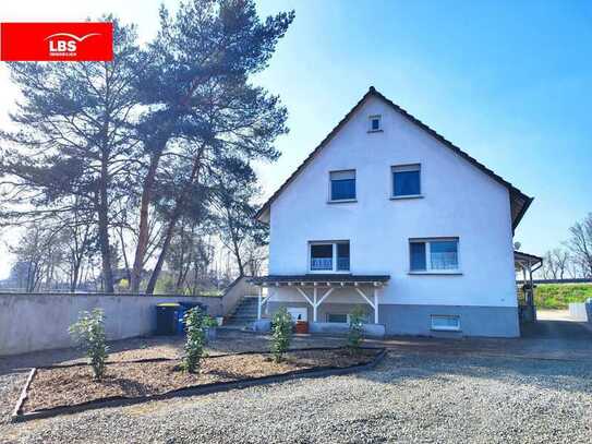 ***Familienfreundliche 4 Zi.-Whg. mit TLB, eig. Kellerraum, renoviert in Zweifamilienhaus***