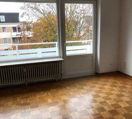 Helle 2,5 Zimmer Wohnung mit Balkon und Tageslichtbad