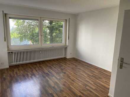 Tolle 2 Zimmer WG-Wohnung mit Bad im Hafenviertel. Nähe Kreativkai