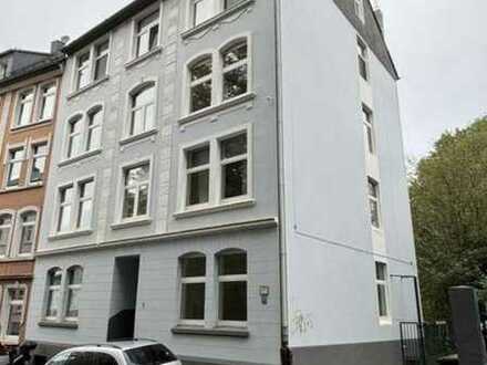 Erstbezug nach Renovierung mit EBK: attraktive 4-Zimmer-Wohnung in Remscheid