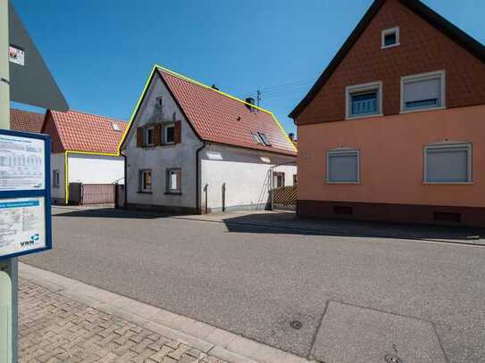 Modernisiertes Einfamilienhaus mit ca. 670 m² Garten und Garage/Stellplatz