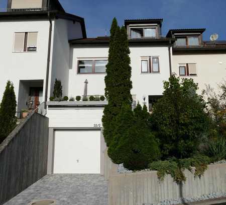 Im neuen Jahr in's neue Haus. Viel Platz für Ihre Liebsten. Top Lage. Einbauküche. Sauna. Garage.