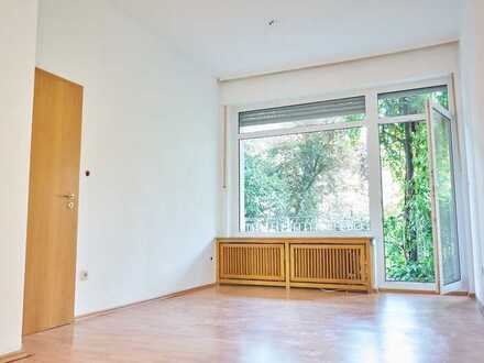 Schöne 2,5-Zimmer-EG-Wohnung mit Balkon im Rietzgartenviertel