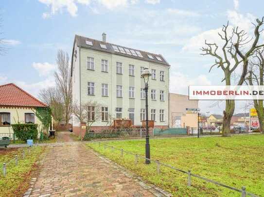 IMMOBERLIN.DE - Großzügige Altbauwohnung mit Westterrasse in beschaulicher Lage
