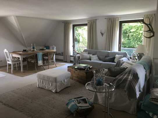 Lichtdurchflutete, modernisierte 4-Zimmer-Maisonettewohnung mit Balkon und EBK in Troisdorf