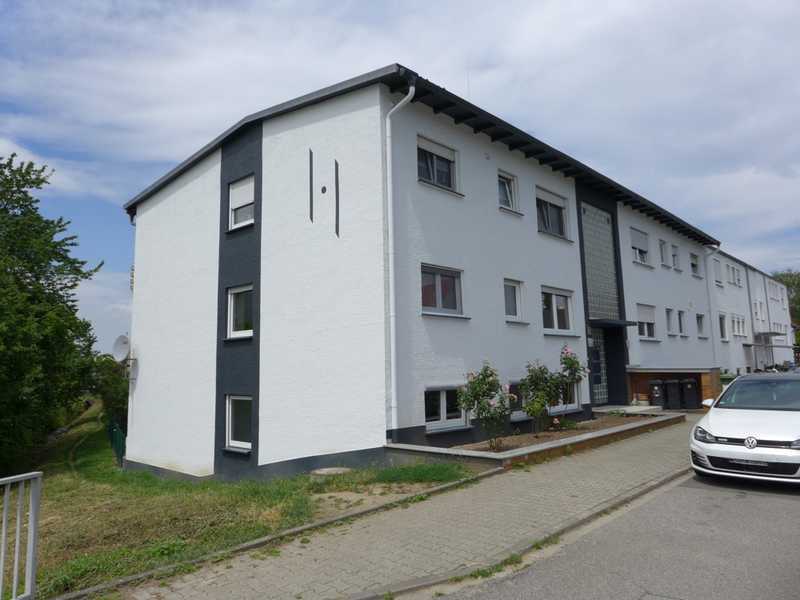                                                               Erdgeschosswohnung in Hanglage &ndash; Erstbezug nach Sanierung                                                       in Bickenbach (Darmstadt-Dieburg)