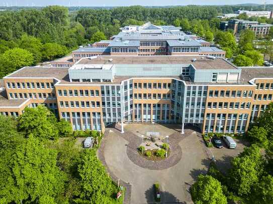 Zentrum-Nord || 7.240 m² Bürohaus || 176 PKW-Stellplätze || frei nach Vereinbarung