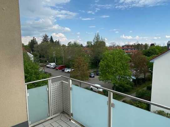 Schöne moderne 3 Zimmer - DG-Wohnung in bester Lage am Grünzug