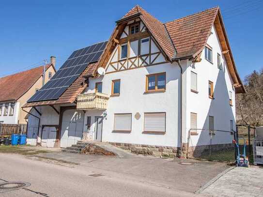 Einfamilienhaus mit 2 vermieteten Wohnungen, PV-Anlage & Ausbaureserve – Ideale Investition!
