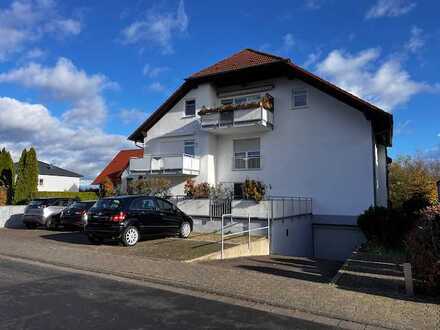 Großzügige 2 Zimmer-Wohnung im Erdgeschoss | Loggia | TG-Stellplatz + Stellplatz im Freien!