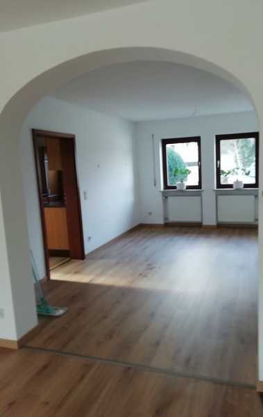                                                               Gro&szlig;z&uuml;gig geschnittene 3-Zimmerwohnung in Hessdorf                                                       in Dechsendorf (Erlangen)