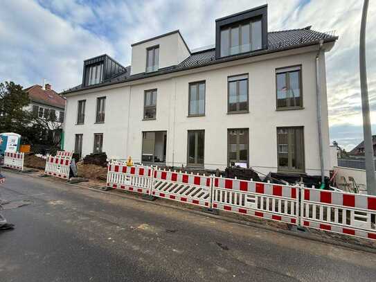 Neubau Erstbezug, Parkett Terrasse Garten Tiefgarage und EBK Siematic Einbauküche