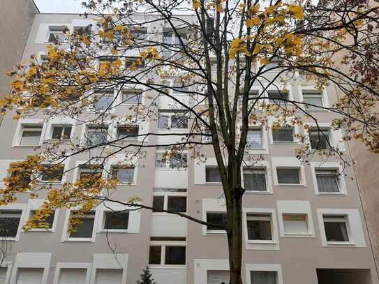 Charlottenburg: Eislebener Str: VERMIETETE 4-Zi-Whg, 92m² - 3.OG + SÜD-Loggia - kündbar in 9 Monaten