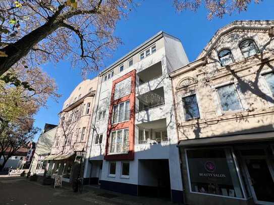 Zentral gelegen am Benrather Stadtkern: Penthouse mit ruhiger Dachterrasse & Tiefgarage