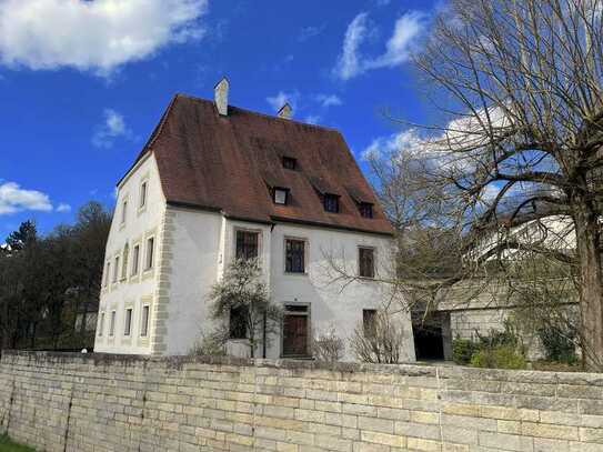 Schloss Eggendobl ein echtes Passauer Unikat mit Blick auf die Donau und Altstadt