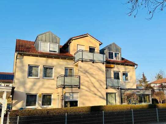 Vielseitige Maisonettewohnung – 2 Wohneinheiten möglich! Mit Garten, 2 Bädern & Carport