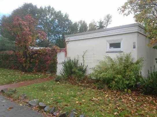 großer Bungalow mit schönen innenliegendem Garten