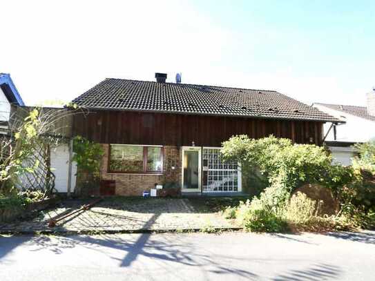 Schöne 3-Zimmer-Dachgeschosswohnung am Waldrandlage mit großer Terrasse und Kamin in Honsbach Lohmar