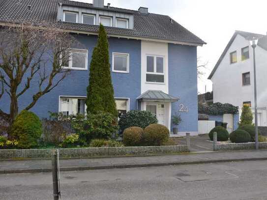 Moderne 4 Zimmerwohnung mit großem Balkon in Porz Eil