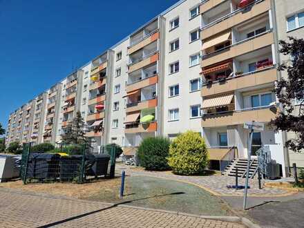 große 3-Raumwohnung mit Aufzug und Balkon