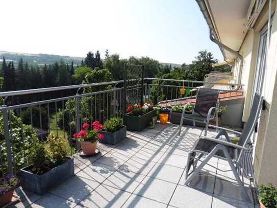 Moderne 2 Zi.-Seniorenwohnung *barrierefrei* m. Küche, Bad, herrlicher Dachterrasse u. Aufzug