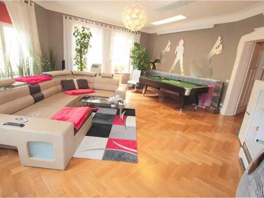 AnKaSa Immobilien*Stilvolle Wohnung* einladender Charakter*1.OG*3 Zi*Stuck*Parkett*Fenster Bad*Wanne