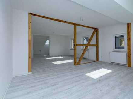 +++ 3-Raum Wohnung DG in Auerbach ERSTBEZUG nach Sanierung mit XL-Balkon +++
