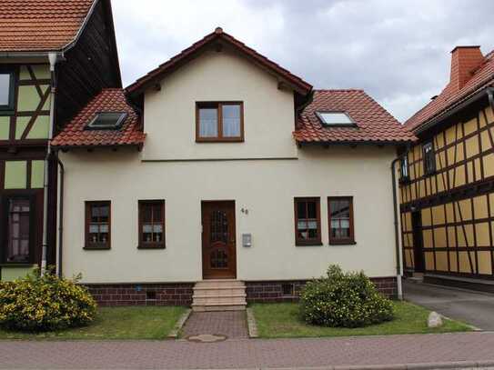 Geräumiges, günstiges 6,5-Raum-Einfamilienhaus in Zella-Mehlis, OT Benshausen Benshausen