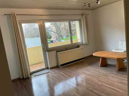 Stilvolle, vollständig renovierte 1-Zimmer-Hochparterre-Wohnung mit Balkon in Stuttgart