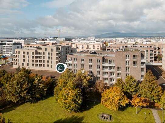 Traumhafte Aussichten: 3-Zimmer-Wohnung mit Skylineblick und Dachterrasse