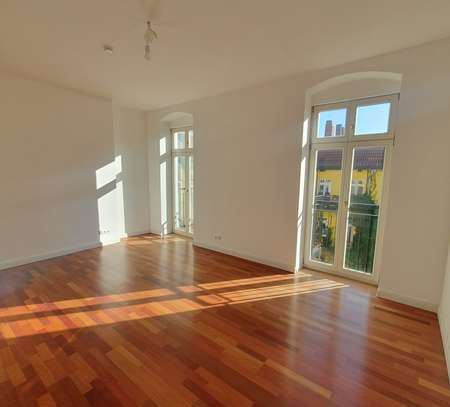 Two-Room-Flat in Prenzlauer Berg, 2 Balconies, Bathroom, Kitchen, GuestWC, BRIGHT & QUIET