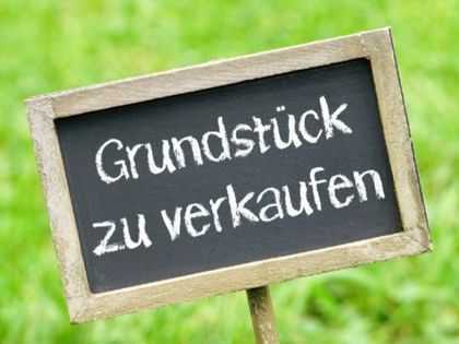 Zentral gelegenes Baugrundstück für den Bau Ihrer Doppelhaushälfte – nur 950 m bis zum S-Bahnhof!