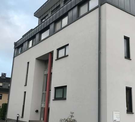 Freundliche 3-Zimmer-Maisonette-Wohnung mit gehobener Innenausstattung mit Balkon in Solingen