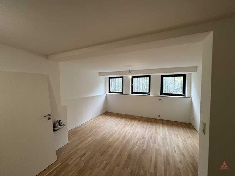                                                               Erstbezug nach Sanierung - 1-Zimmer-Apartment Souterrain                                                       in Gilching (Starnberg)