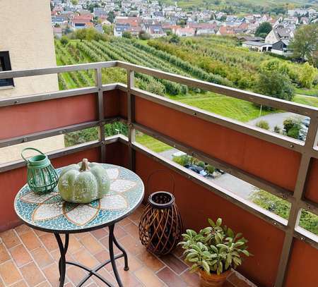 1,5 Zimmer-Wohlfühloase inkl. EBK+TG mit Blick auf die Weinberge in Weinstadt