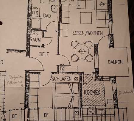 Attraktive und helle 2-Zimmer-Dachgeschosswohnung mit Balkon und Einbauküche in Aufheim