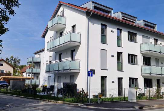 DG-Wohnung Neubau, luxuriös inkl. Küche (KFW 40 NH)