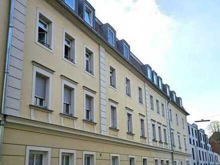 Moderne 3-Zimmer-Wohnung in tollem Gebäude mit Loggia und Außenstellplatz in Regensburg Steinweg