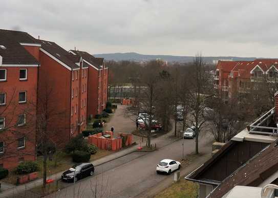 Exklusive 4-Zimmer-Dachgeschosswohnung mit herrlichem Blick in Wettbergen