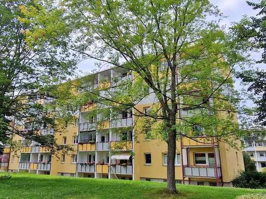 *** Geräumige 4-Raum-Wohnung mit Balkon im idyllischen Aue-Bad Schlema zu vermieten ***