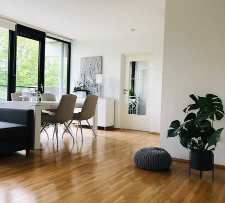 Lichtdurchflutete 2-Zimmer-Wohnung mit Balkon, EBK, fußläufig zum Rhein in Köln Westhoven