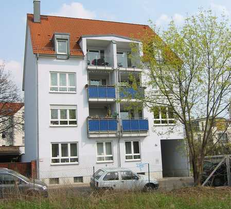 MIETFREI- 3 Zimmerwohnung mit Loggia und Stellplatz TG